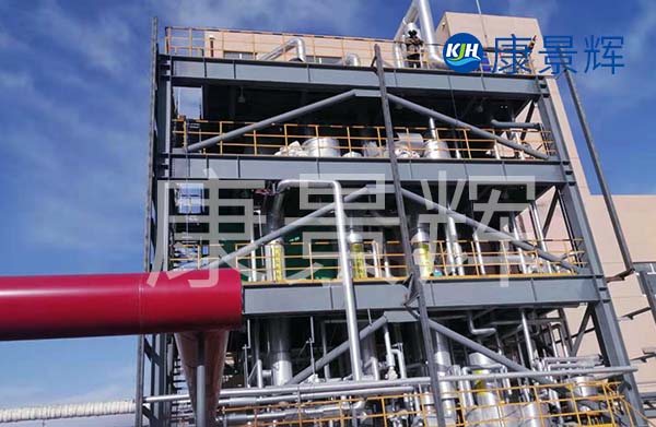 一套多效降膜蒸發器主要是由換熱器、冷凝器、預熱器、分離器等幾部分組成的