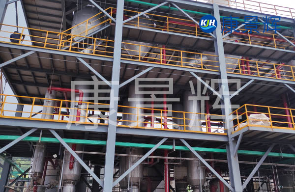 此套三效強制循環蒸發器運行成本低，廢水回收效率能達到95%以上